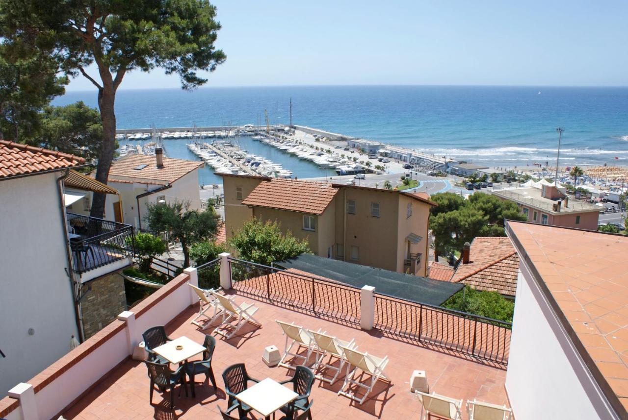 Albergo La Pineta Andora Exterior photo